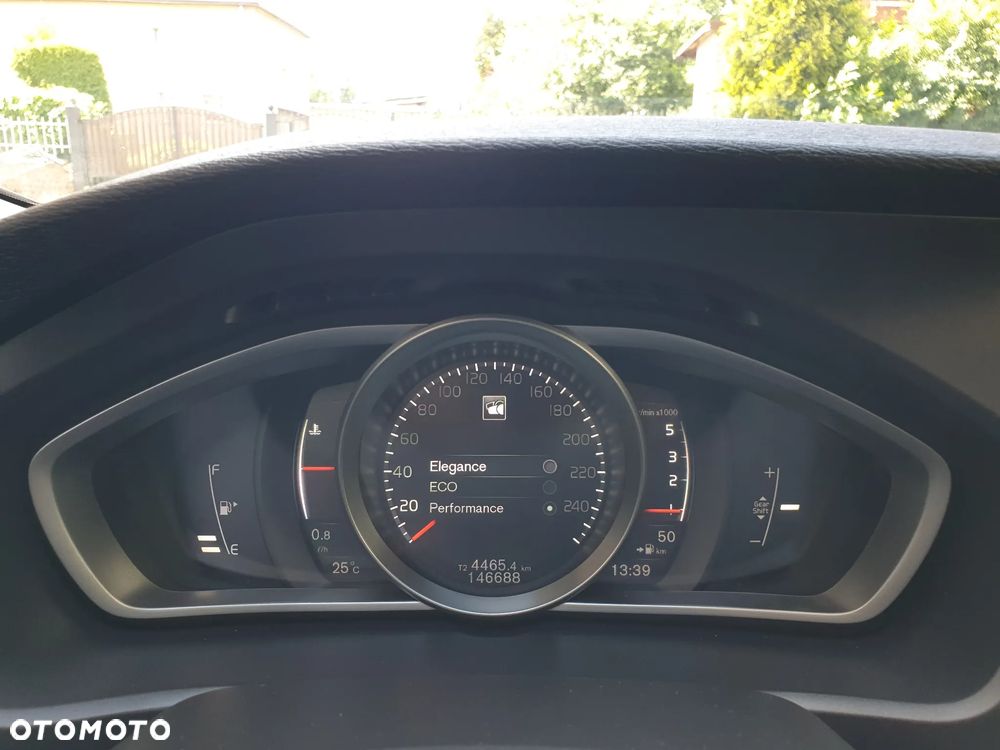 Volvo V40 D2 Linje You - 27