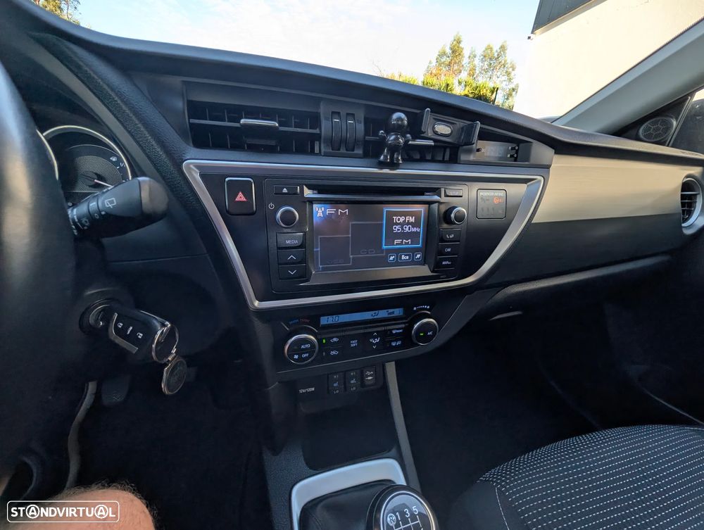 Toyota Auris - 4