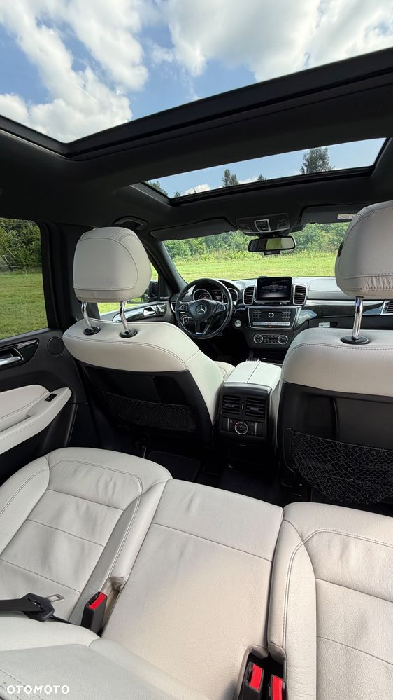 Mercedes-Benz GLS - 20