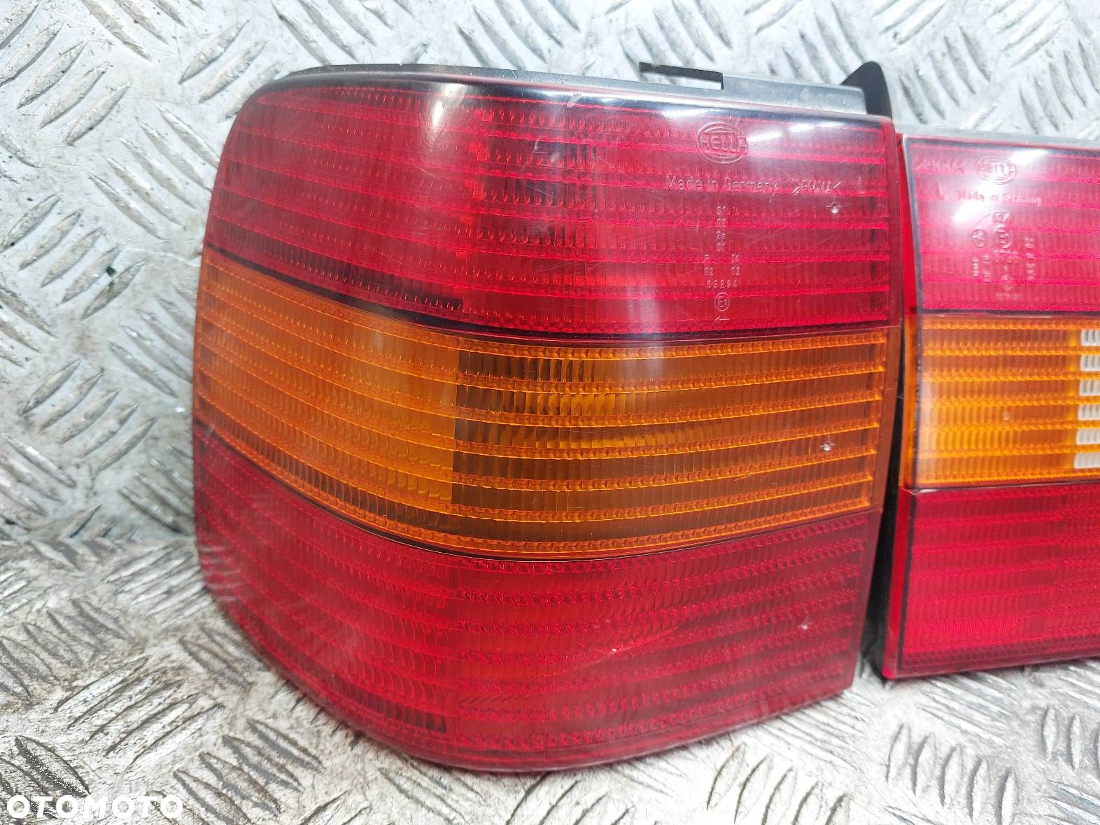 LAMPA LEWY TYŁ + PRAWY TYŁ VOLKSWAGEN PASSAT B4 SEDAN - 2
