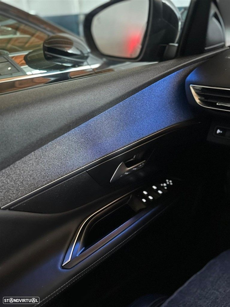 Peugeot 3008 1.5 BlueHDi Allure Pack EAT8 - 16