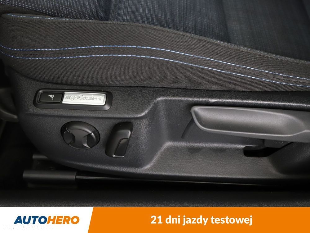 Volkswagen Passat - 40