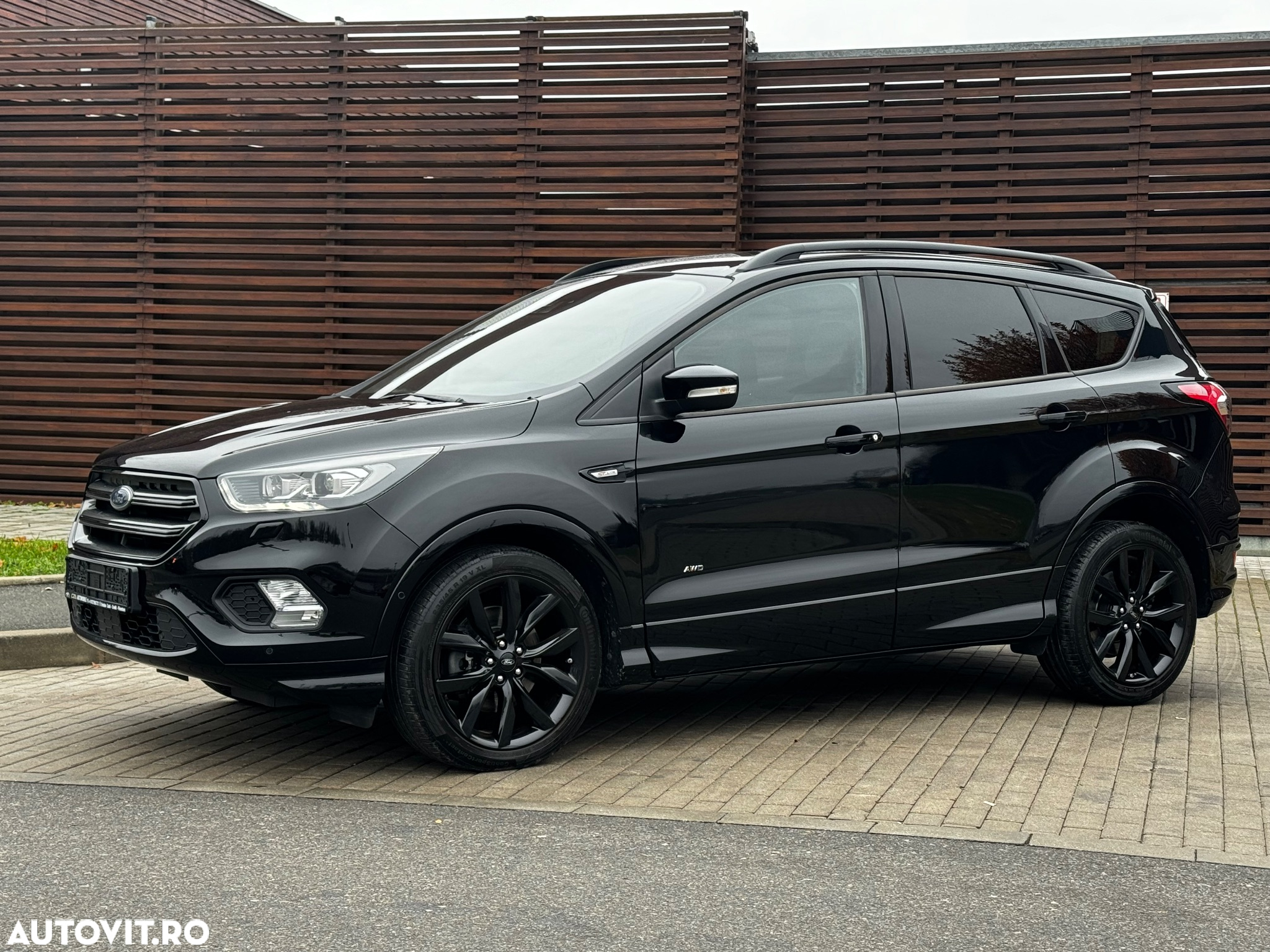 Ford Kuga 2.0 TDCi 4x4 Aut. ST-Line - 4