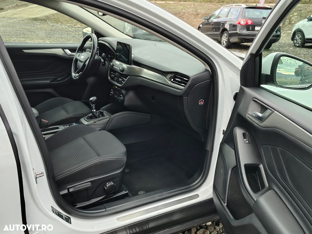 Ford Focus 1.5 EcoBlue Start-Stopp-System TITANIUM - 10