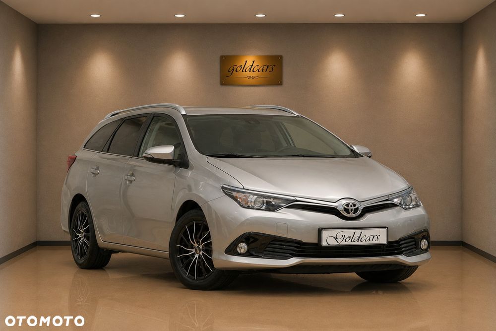 Toyota Auris 1.6 D-4D Premium - 1