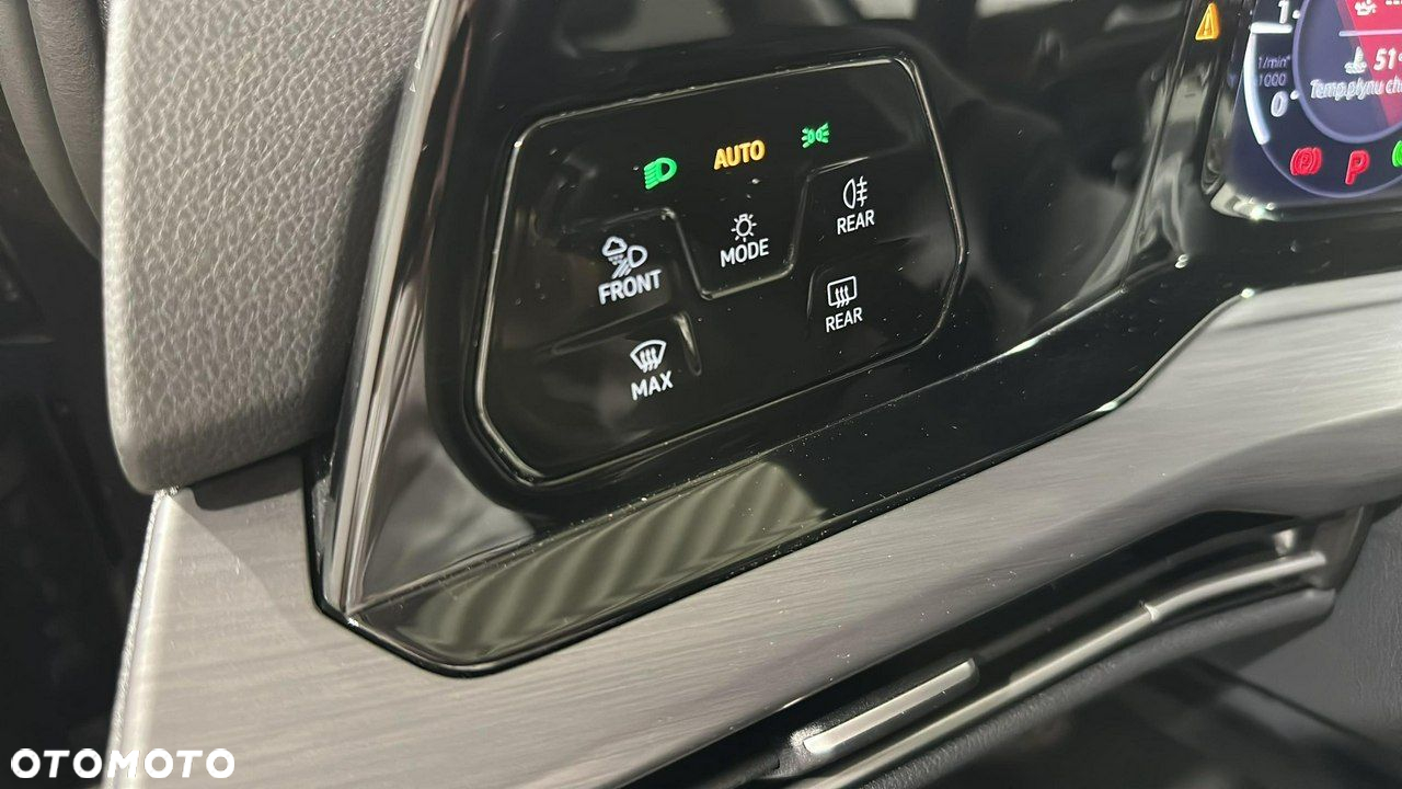 Volkswagen Golf - 27