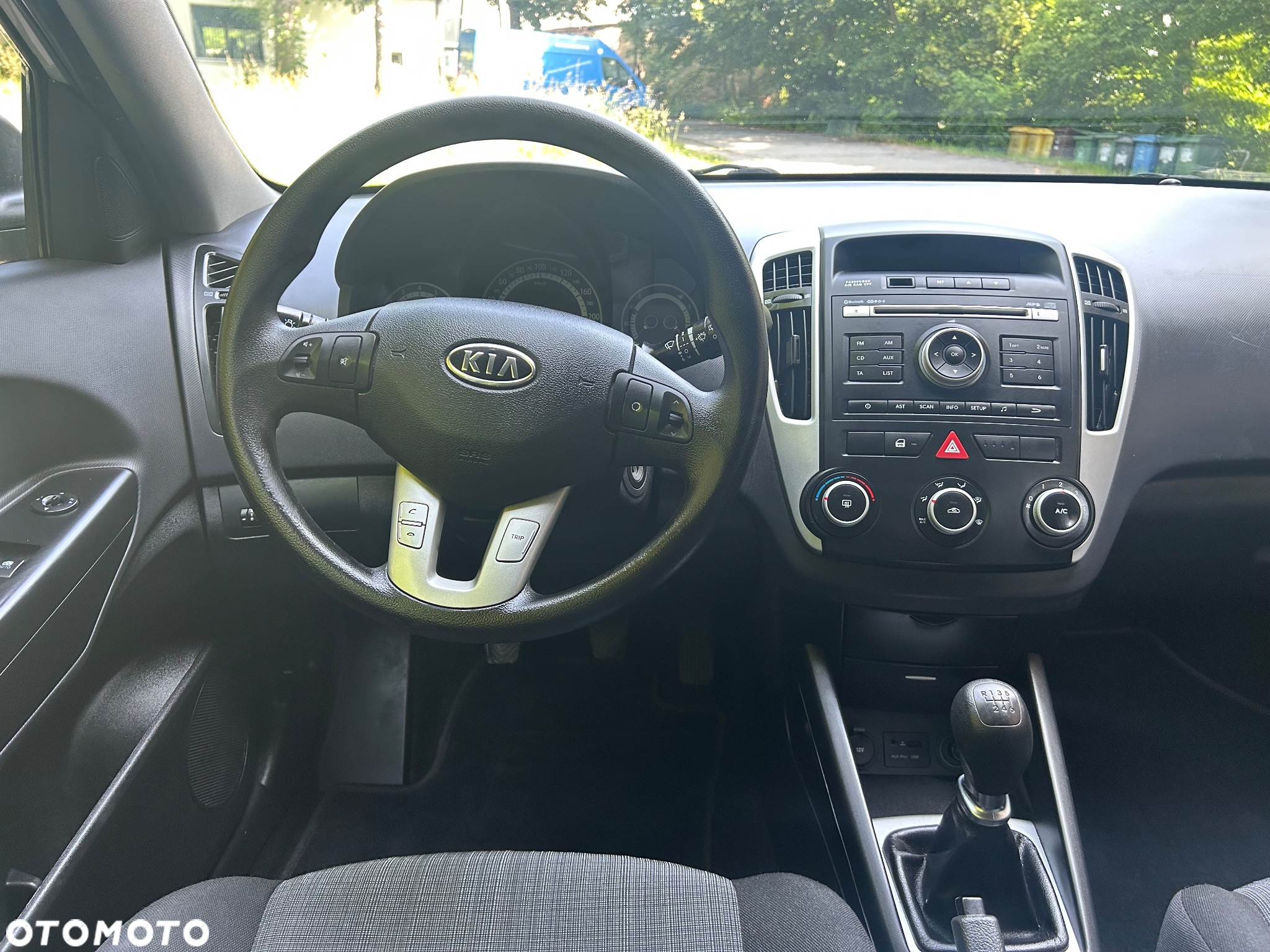 Kia Ceed 1.6 CVVT SW Dream-Team Edition - 16