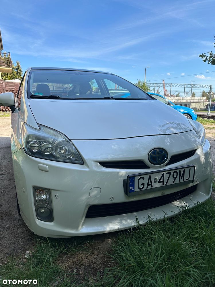 Toyota Prius 1.8 HSD Premium - 1