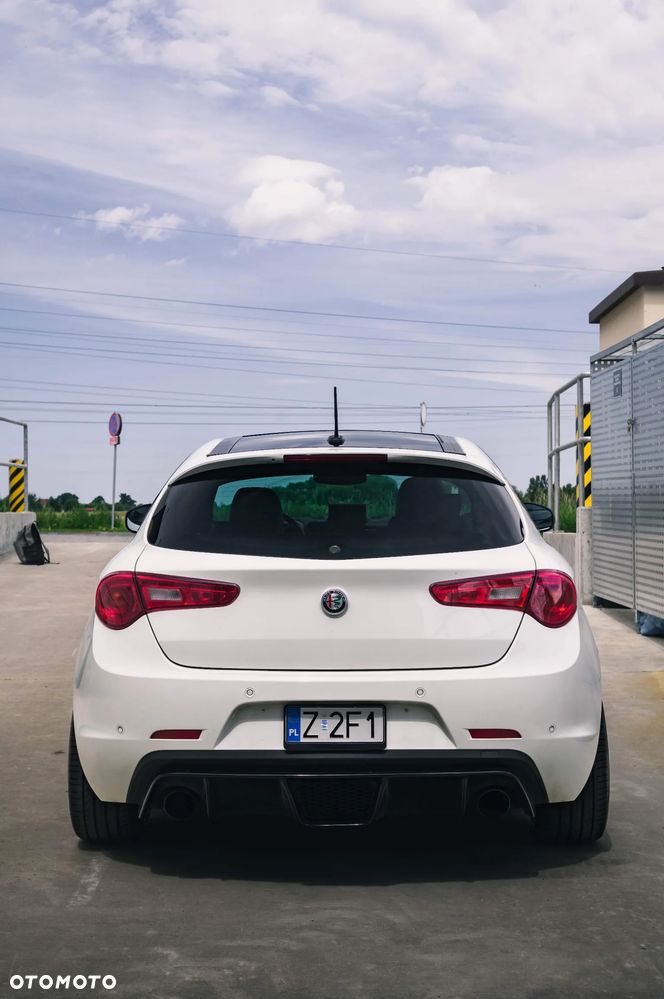 Alfa Romeo Giulietta 1750 TBi Quadrifoglio Verde - 3