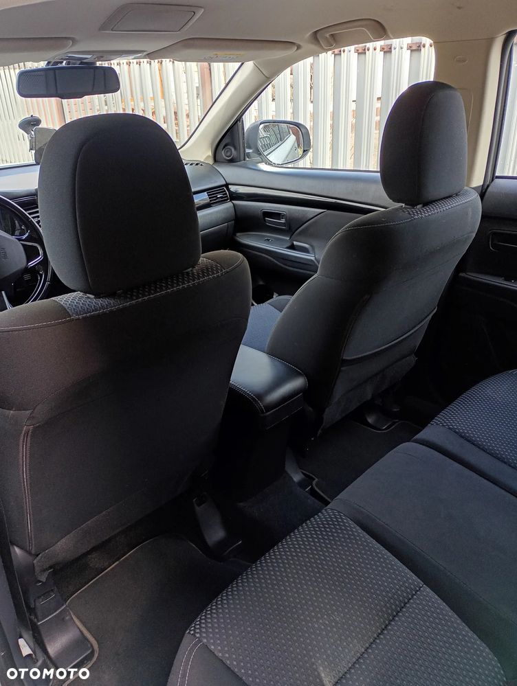 Mitsubishi Outlander - 9