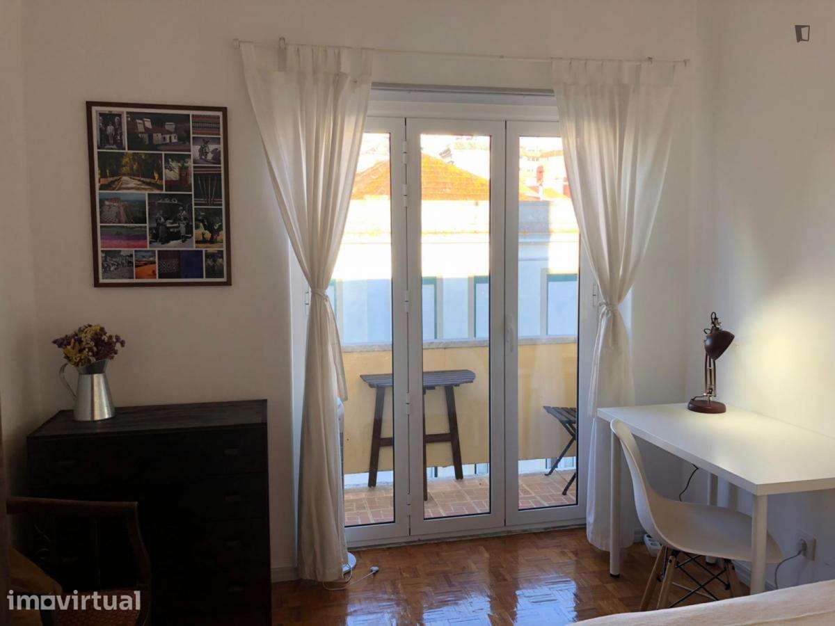Quarto - localizado em Anjos Lisbon - Grande imagem: 5/40