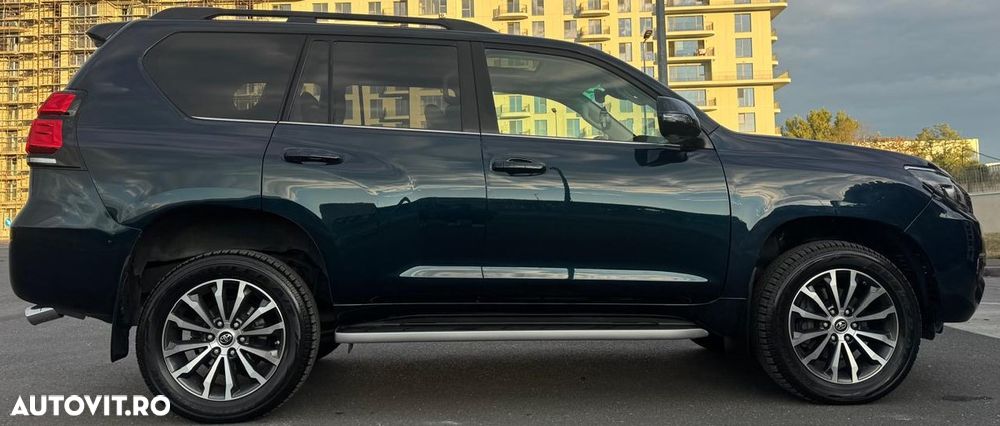 Toyota Land Cruiser - 1