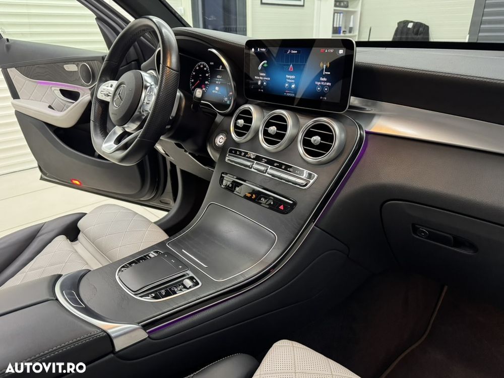 Mercedes-Benz GLC 300 e 4Matic 9G-TRONIC AMG Line - 30