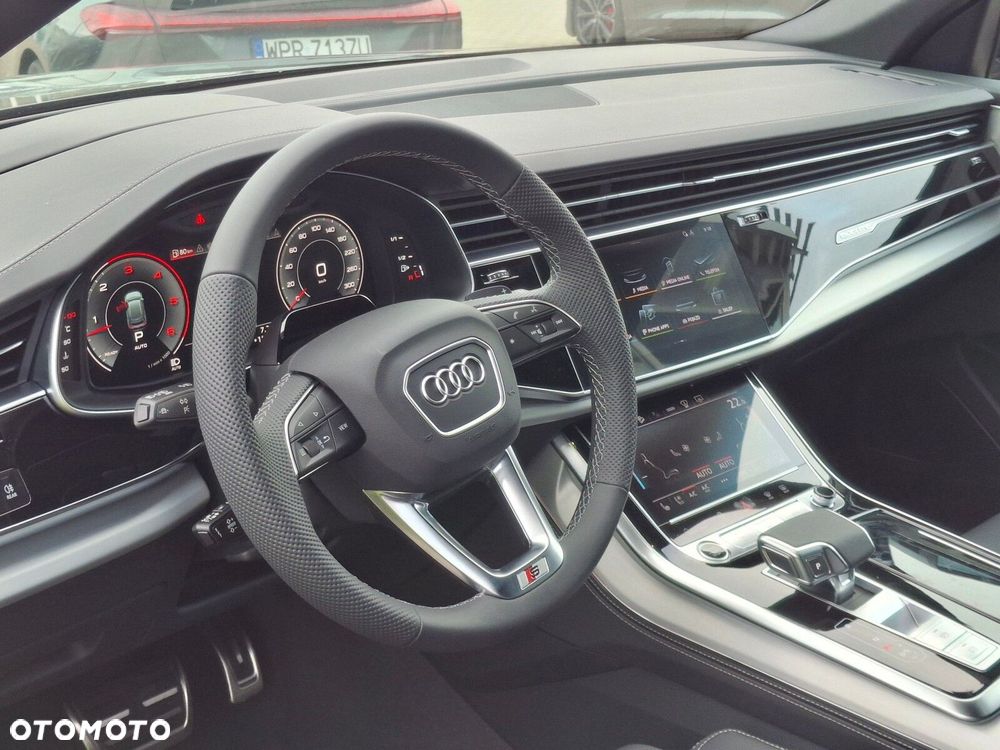 Audi Q8 - 30