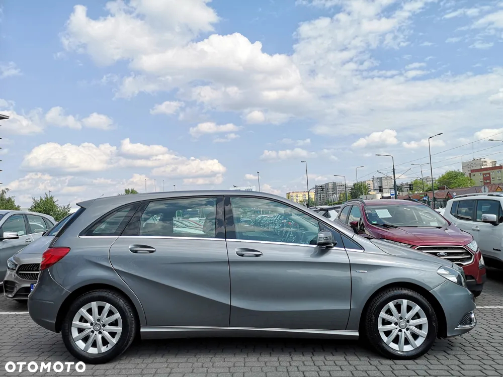 Mercedes-Benz Klasa B 180 (BlueEFFICIENCY) - 4