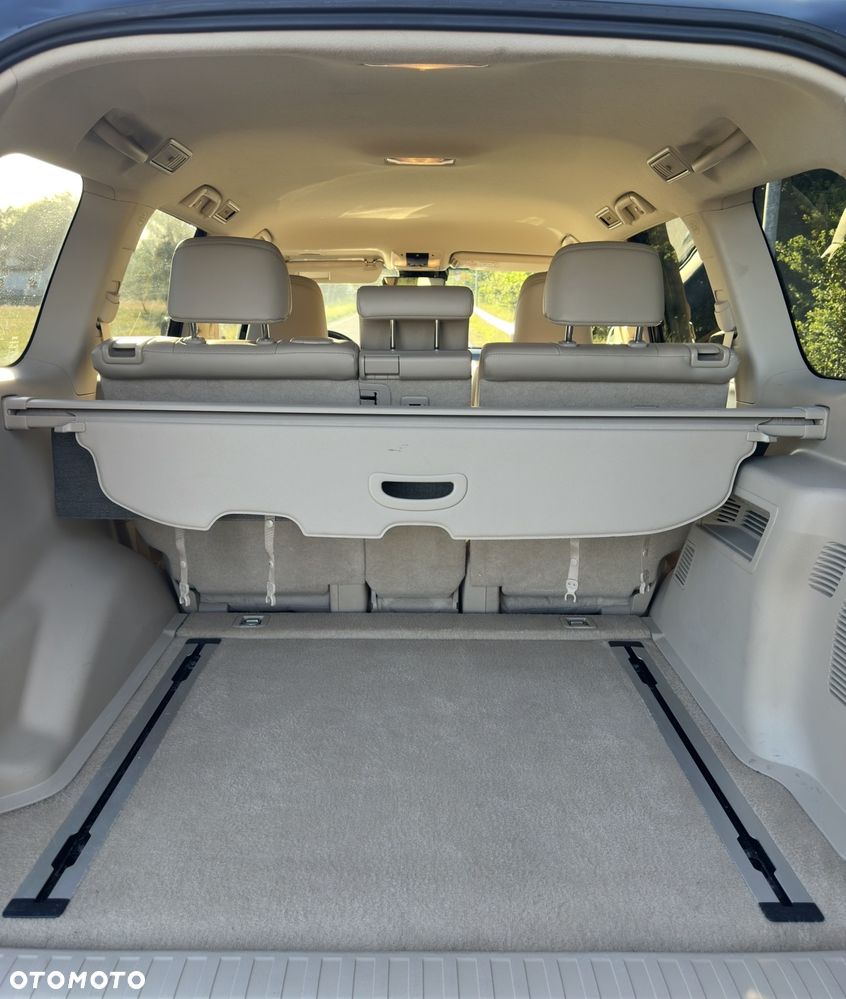 Toyota Land Cruiser - 12