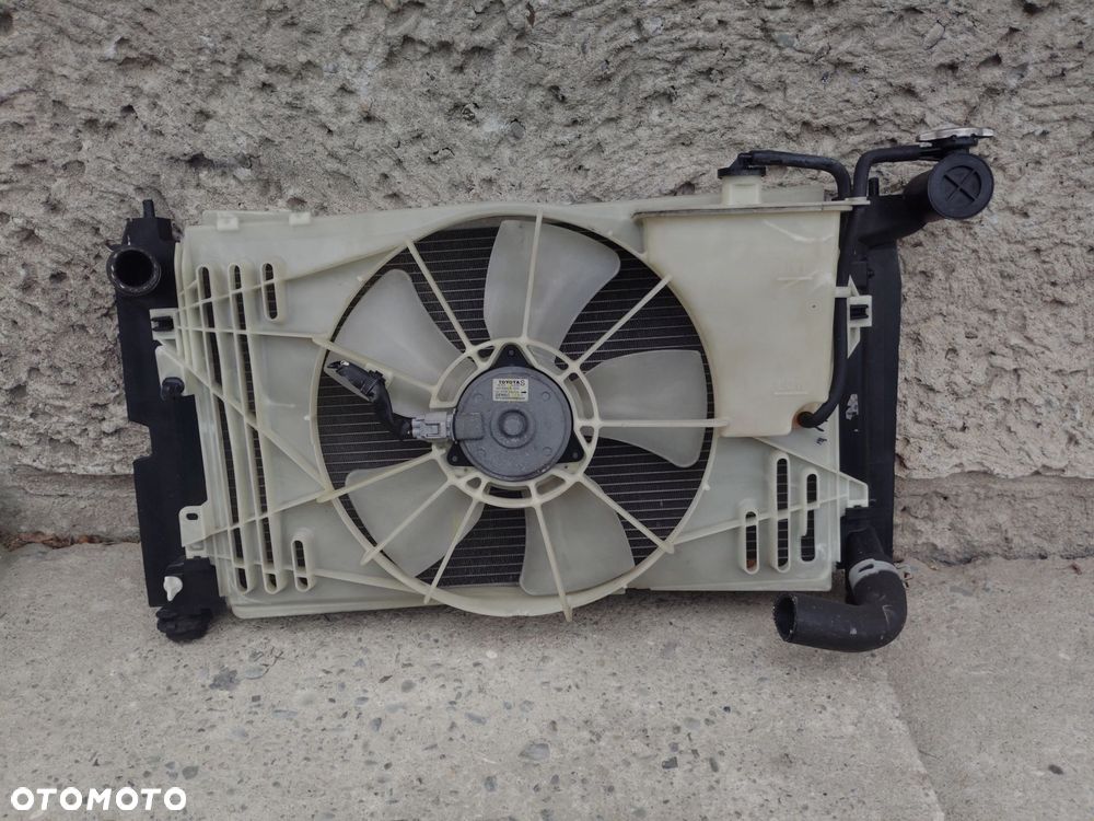 CHŁODNICA WODY 1.4 1.6 1.8 VVTI TOYOTA COROLLA E12 VERSO - 4