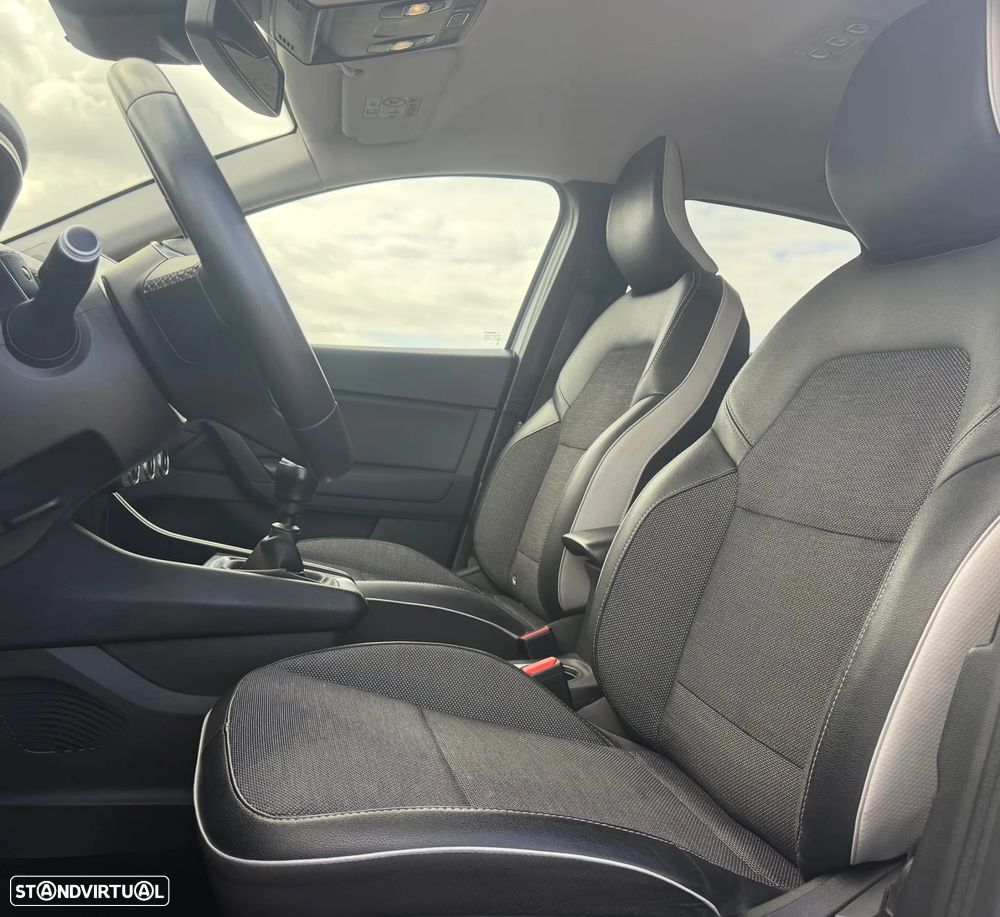 Renault Captur 1.0 TCe Exclusive - 2