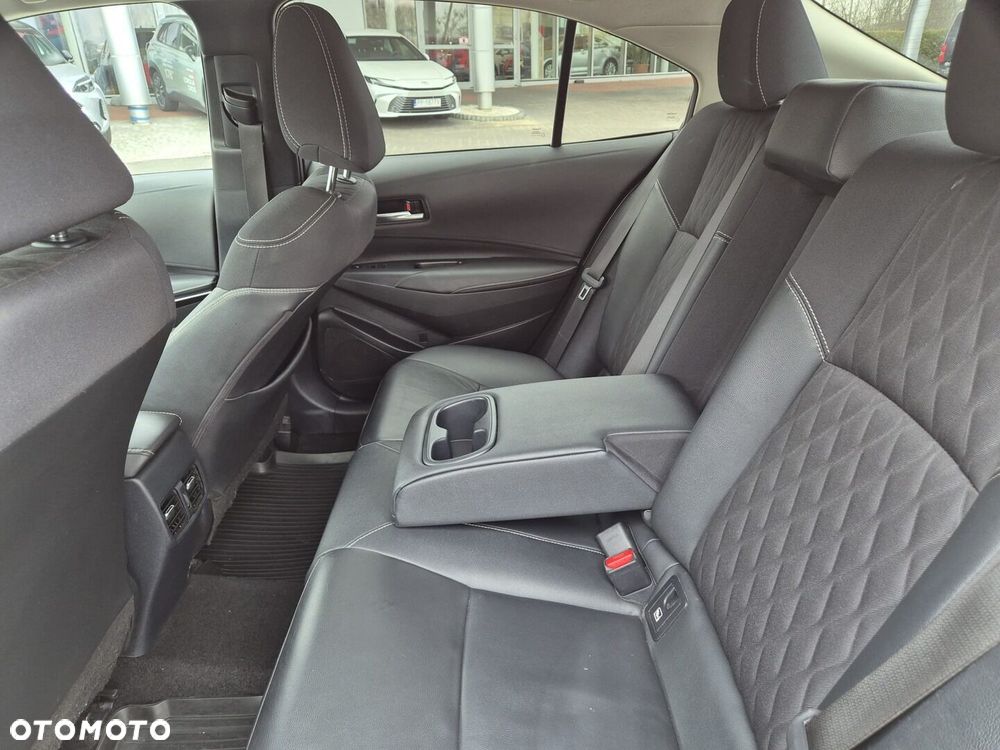 Toyota Corolla 1.8 Hybrid Executive - 12