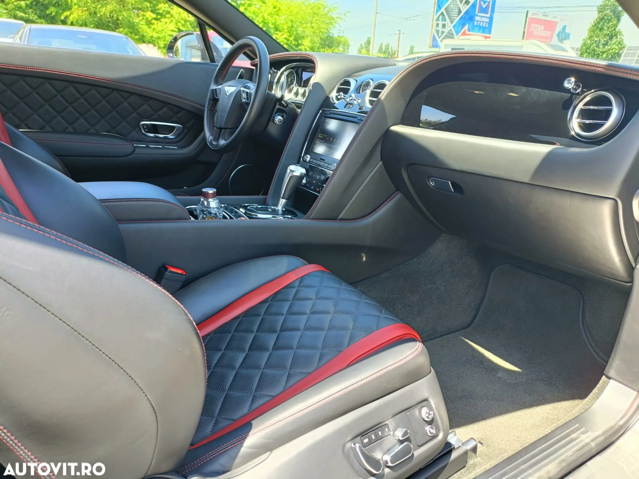 Bentley Continental GTC V8 - 22