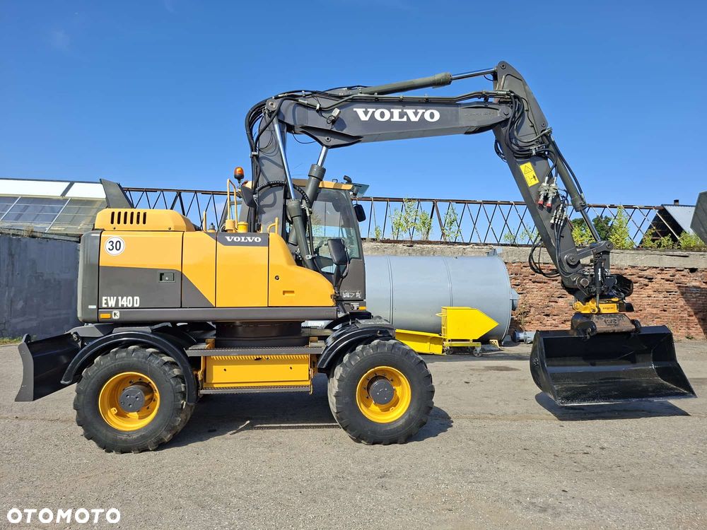 Volvo 140 D - 9