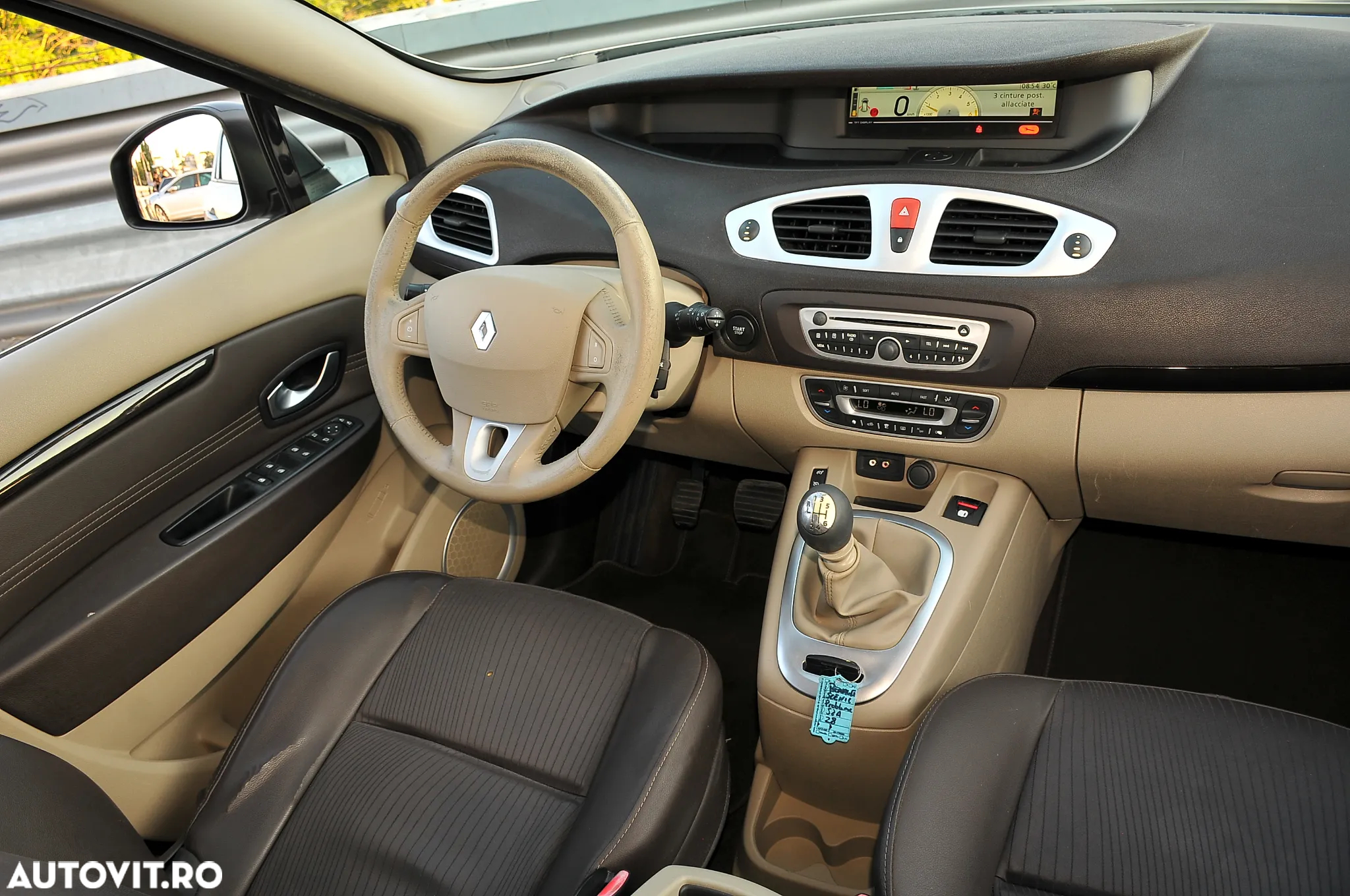 Renault Grand Scenic 1.9 dCi FAP Aut. Dynamique - 8