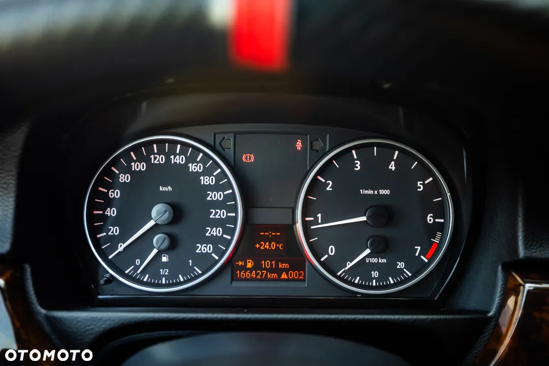 BMW Seria 3 320i - 23