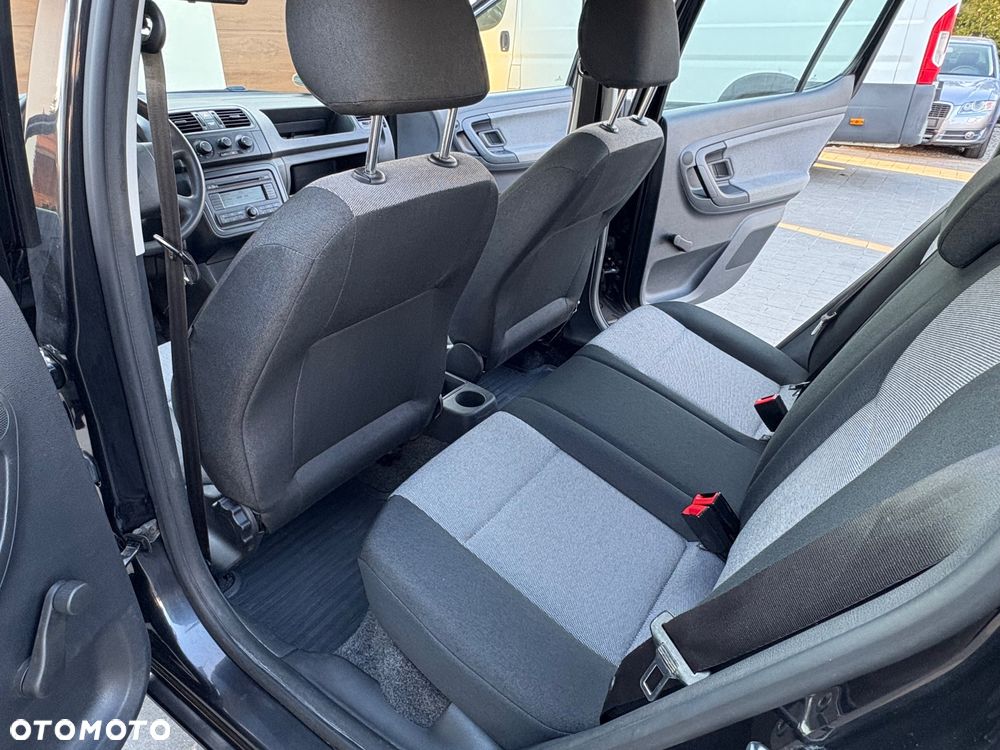 Skoda Fabia 1.2 HTP Ambiente - 18