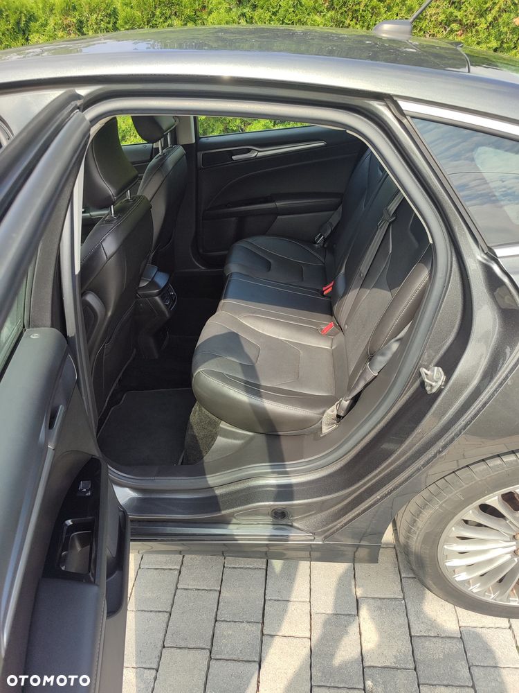 Ford Fusion - 4