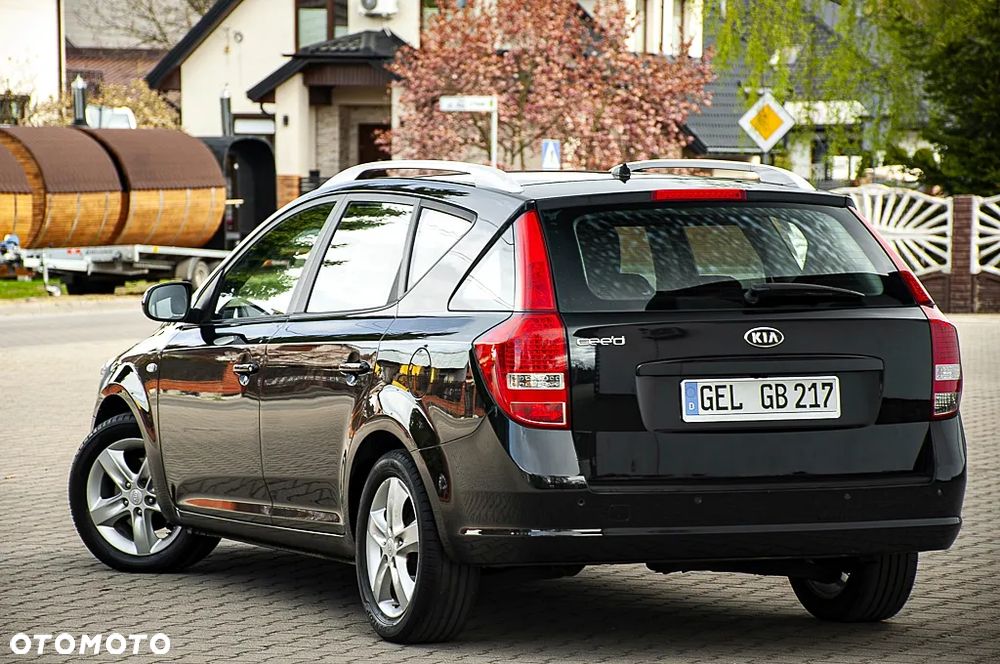 Kia Ceed 1.6 CVVT Dream-Team Edition - 16
