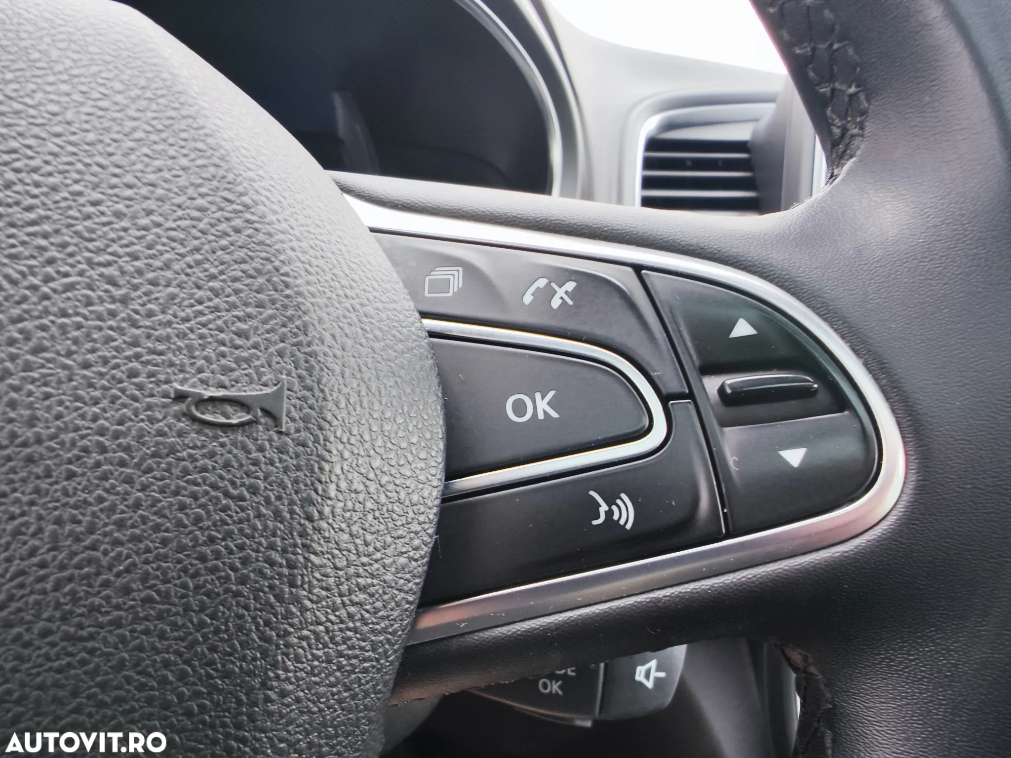 Renault Scenic BLUE dCi 120 EDC BUSINESS EDITION - 26