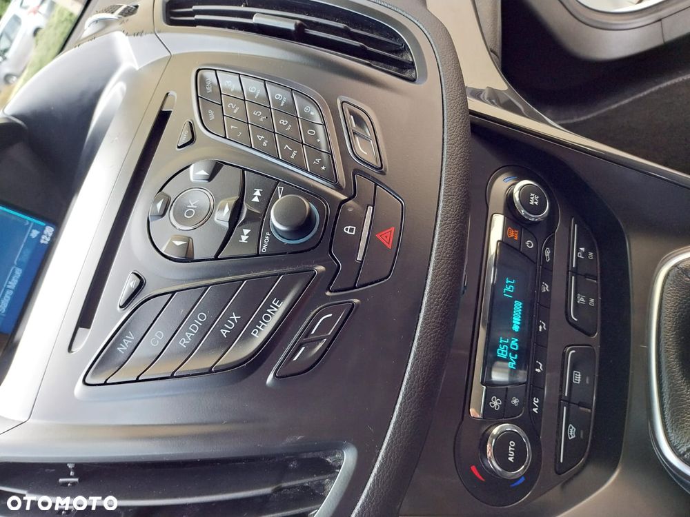 Ford Kuga - 25
