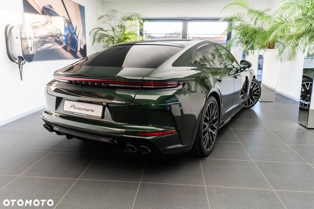 Porsche Panamera 4 - 35