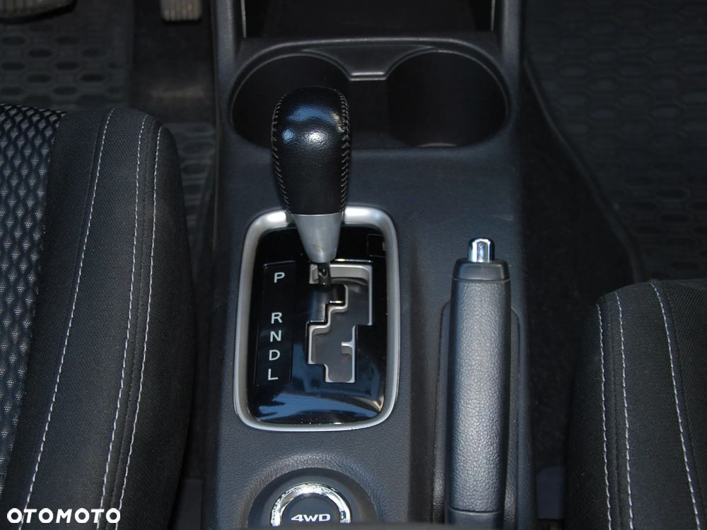 Mitsubishi Outlander 2.0 Intense + 4WD CVT - 11