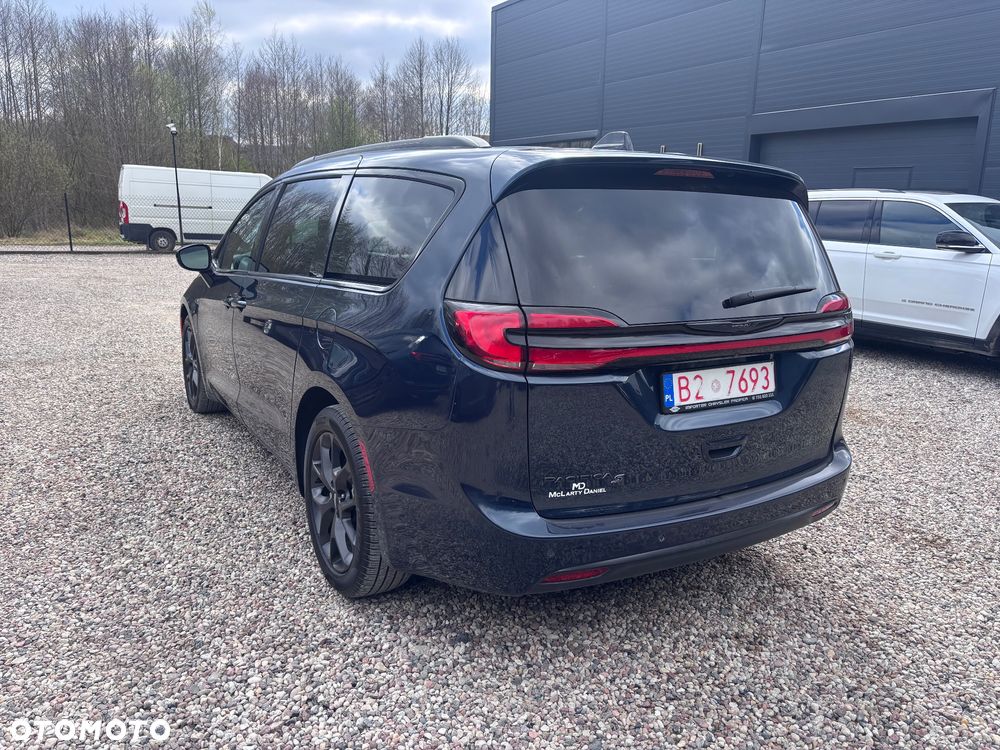 Chrysler Pacifica - 6