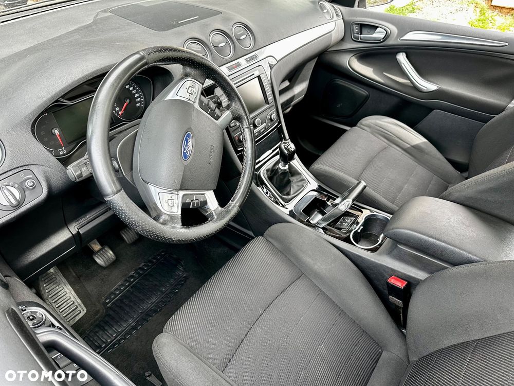 Ford Galaxy 2.0 TDCi DPF Titanium - 32