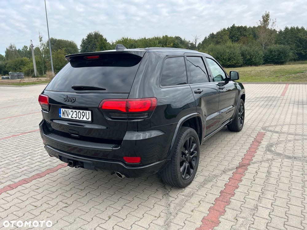 Jeep Grand Cherokee - 14