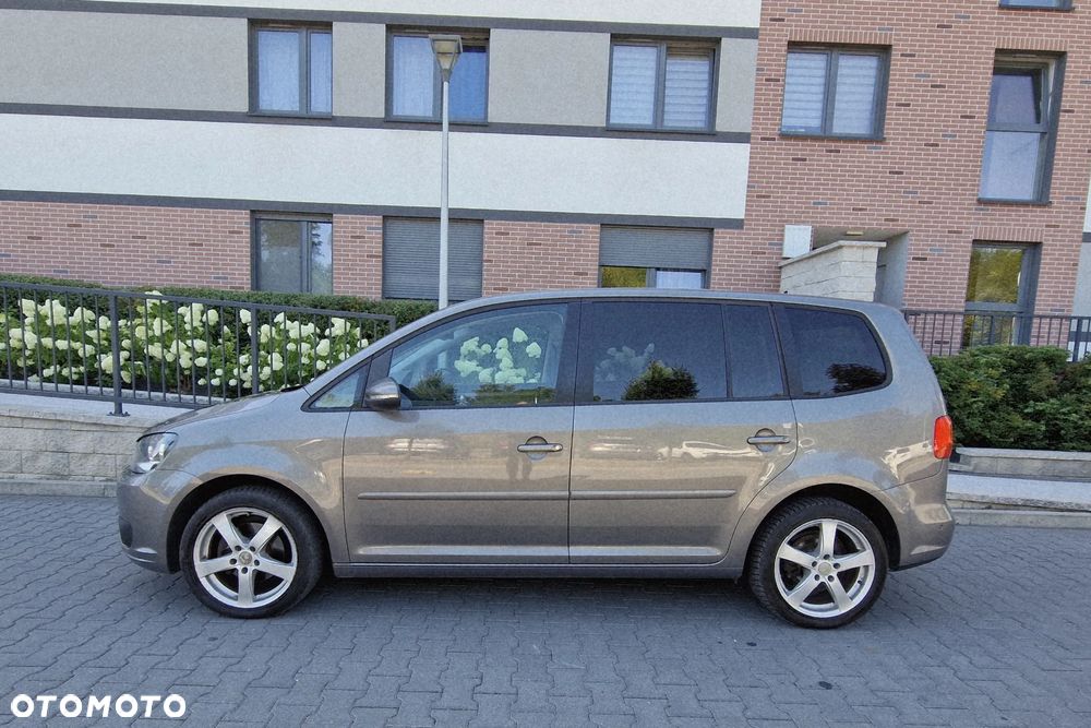 Volkswagen Touran 1.4 TSI Comfortline DSG - 2