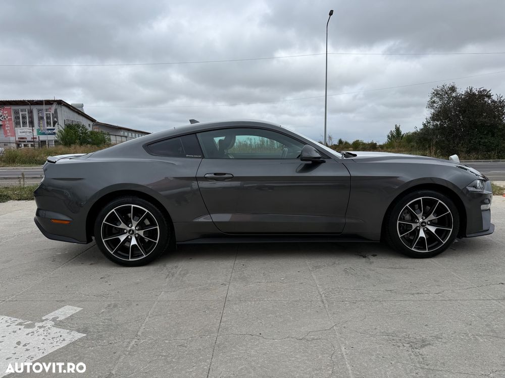 Ford Mustang - 10
