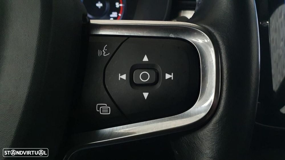 Volvo XC 40 2.0 D3 Momentum Core - 22