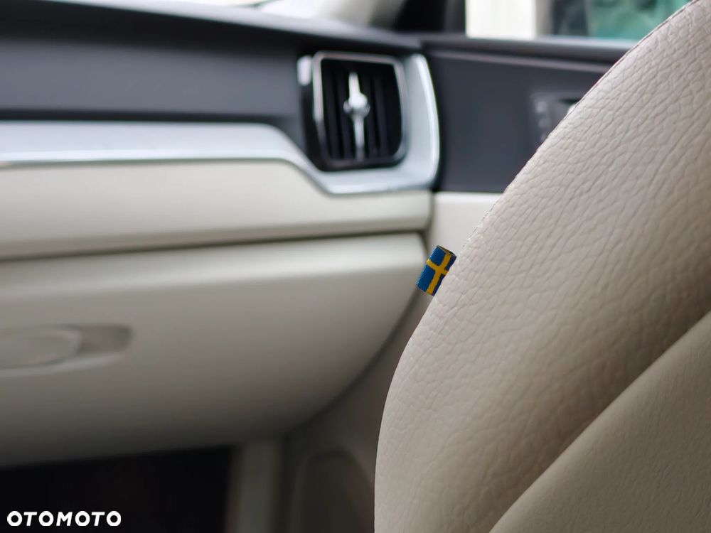 Volvo XC 60 B4 D AWD Plus Bright - 30