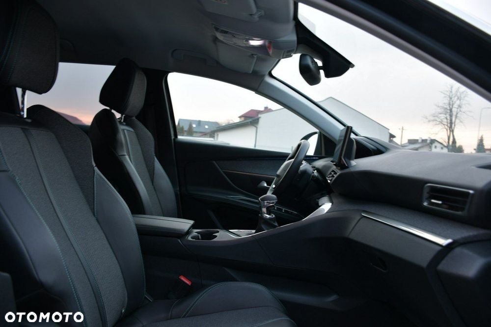 Peugeot 3008 1.2 PureTech Allure Pack S&S - 17