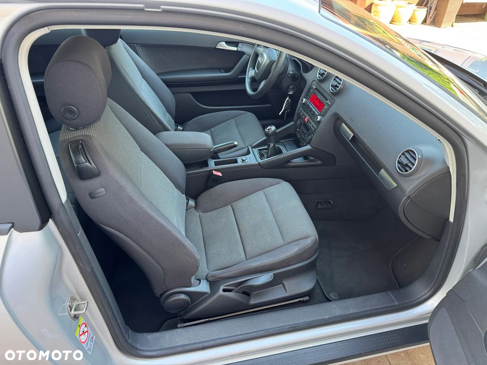 Audi A3 3-drzwiowe 1.6 Attraction - 7