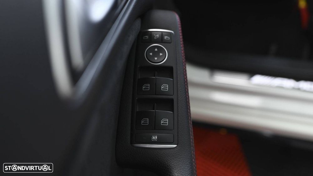 Mercedes-Benz CLA 45 AMG 4Matic Speedshift 7G-DCT - 27