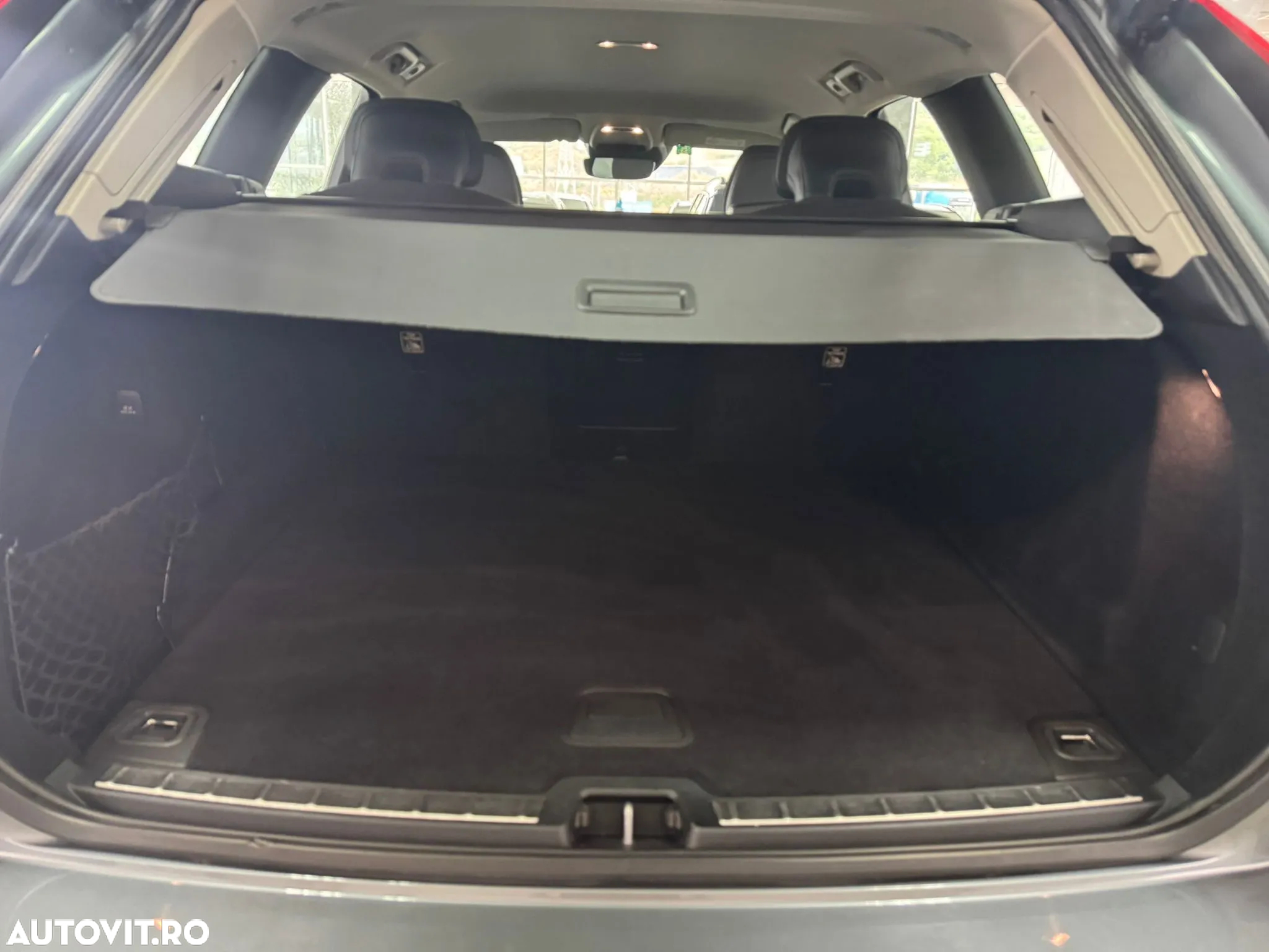 Volvo XC 60 B4 D AWD Geartronic Momentum Pro - 12