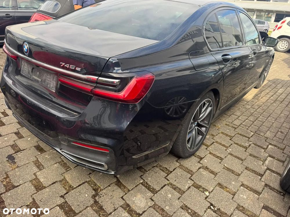 BMW Seria 7 745e - 7