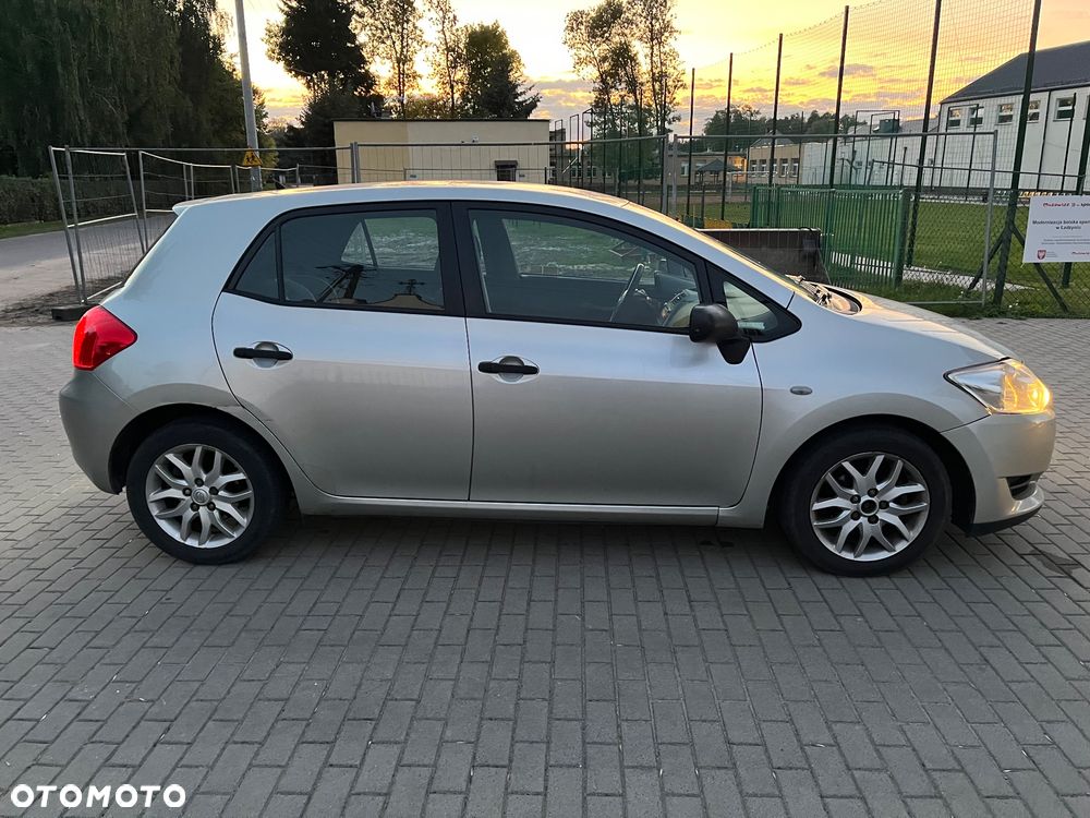 Toyota Auris 1.33 VVT-i Terra - 9