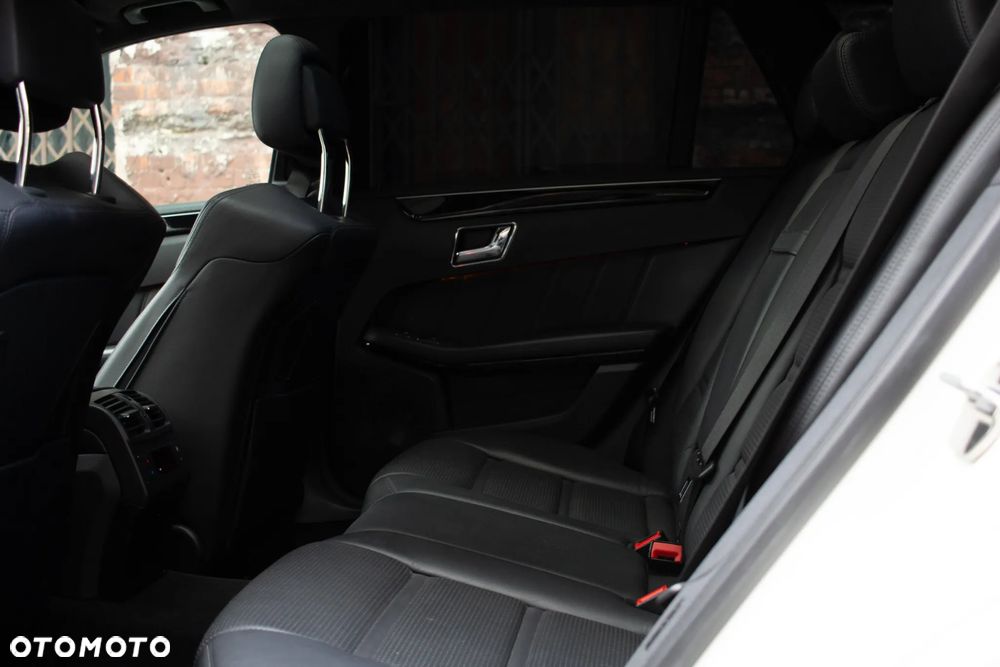 Mercedes-Benz Klasa E 63 AMG - 11