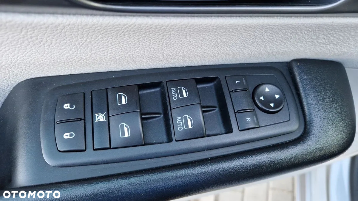 Chrysler Pacifica - 14