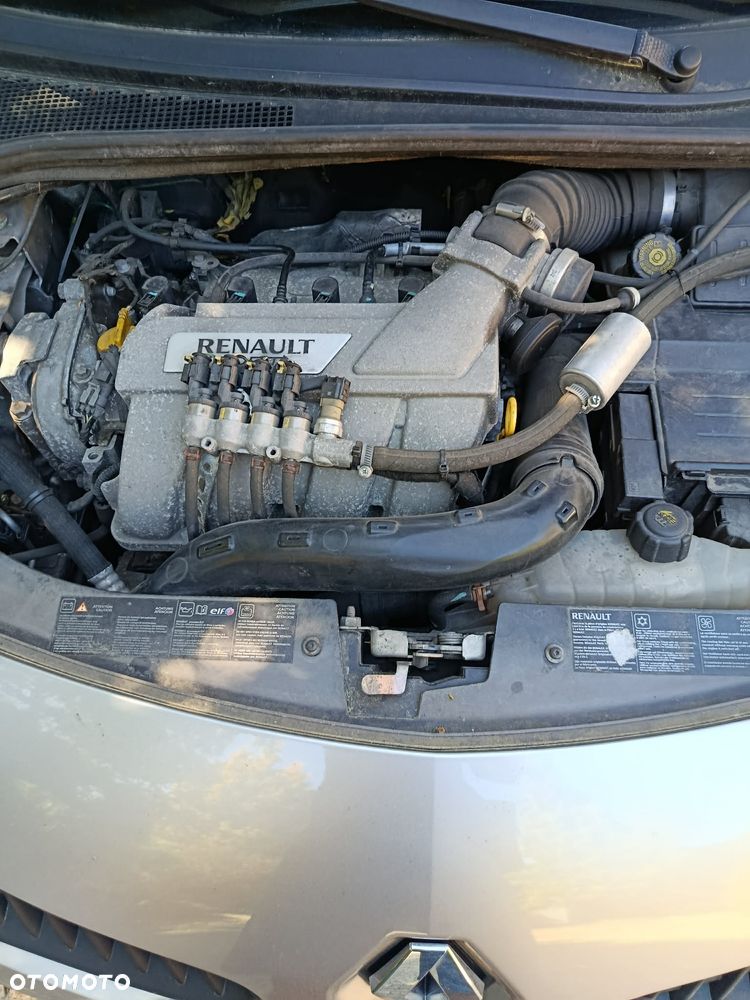 Renault Clio 2.0 16V Sport - 5